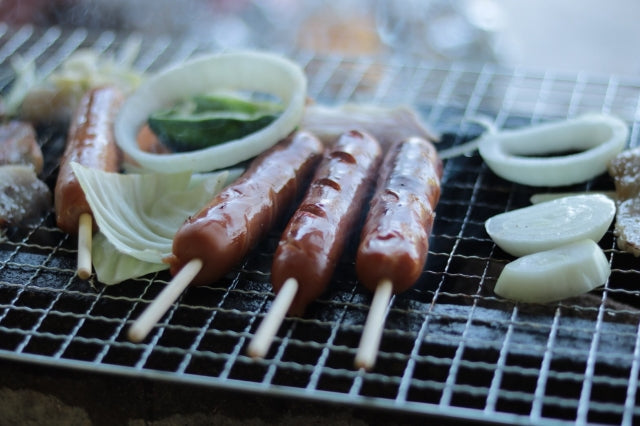 キャンプに最適な網の選び方とは?焼き網にも素材や形の違いはさまざま!
